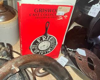 GRISWOLD COLLECTOR BOOK