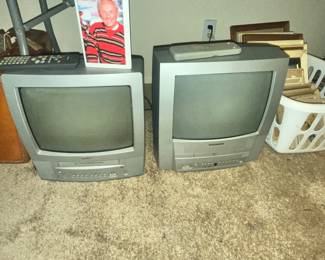 TOSHIBA & MAGNAVOX TV/VCR COMBOS - BOTH TESTED & WORK