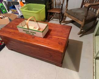 Ceder Cabinet