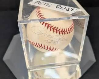 Pete Rose Autographed Baseball