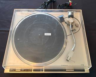 Pioneer PL-200 Turntable • Direct Drive Auto-Return (Running)