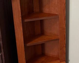Corner Hutch