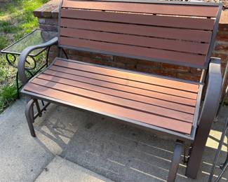 Swinging Glider Outdoor Bench