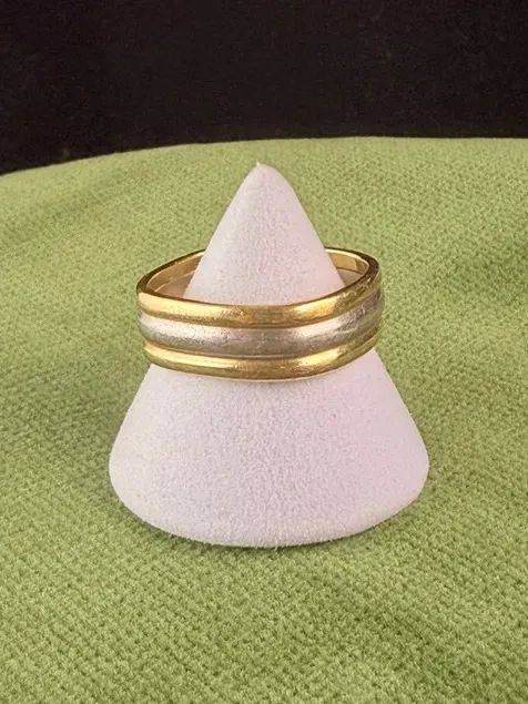 Two Tone Marked 750 Plat 18kt Platnium Wedding Band