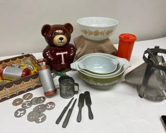 Vintage Pyrex, Pastry Kit  More