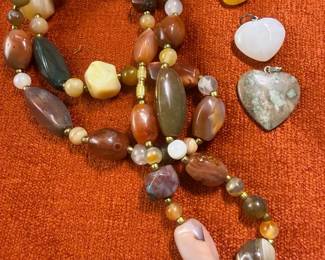 Vintage MultiColored Polished Agate Beaded Necklace  Pendants