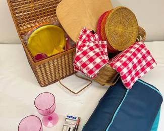Vintage Picnic Basket And Linens, With Modern Plastic Dishes And Water Replant Blanket