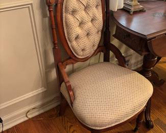 Accent chair