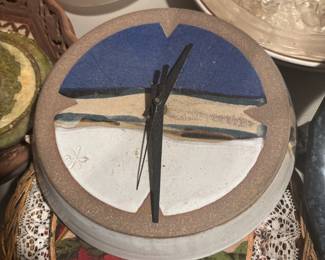 Wall clock clay