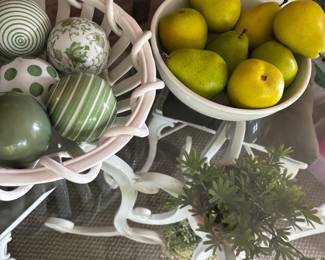 Fruit bowls with decorative spheres and pears
