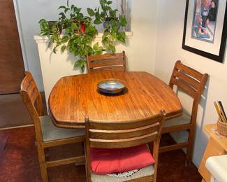 1970s dining tablew chairs