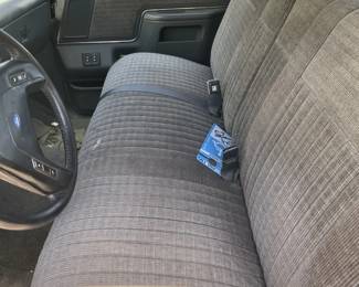 1990 Ford F150 XLT Lariat with 87937 Miles. $9,2500