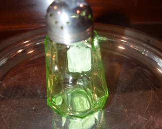 Vaseline Glass Shaker