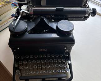 Antique Royal Typewriter