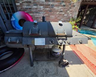 Oklahoma Joe Smoker, Grill. GAS / CHARCOAL