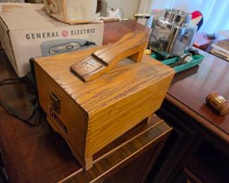 Shoe shine kit - with lots of goodies inside