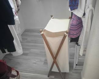 Laundry bin