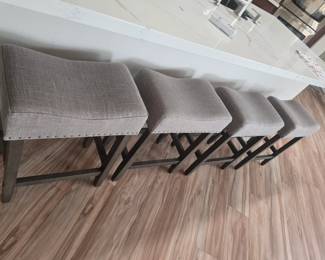 Set of 4 countertop stools upholstered