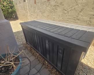 Rubbermaid patio storage
