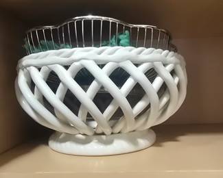 Lattice style ceramic bowl
