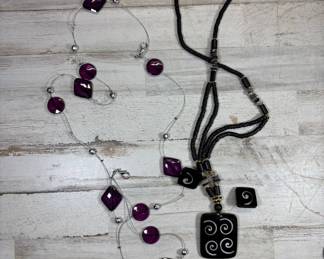 Lot #101 Costume Jewelry Lot Purple Acrylic Bead Necklaces Black Swirl Pendant Earrings