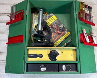 Lot #96 A.C. Gilbert Microscope Set No. 10 450 Power Green Wood Case w/ Polaroid Junior USA
