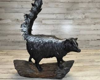 Lot #126 Di Simpson Bronze Skunk Sculpture 2004 Ed. 10/4+ Wildlife Art on Log Base