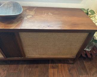 Detail of stereo cabinet top, for full disclosure