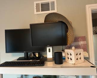 Monitors, keyboard, tablecloths, etc.