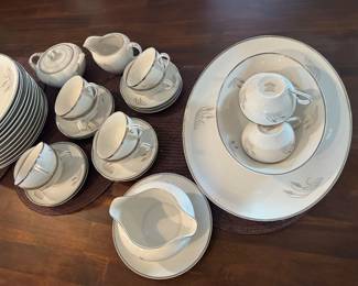 Only 11 cups, but hey, ashtrays!