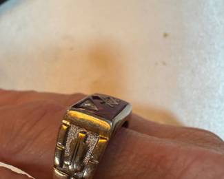 #75 - $500- Masonic 10Kt gold red stone Men ring 