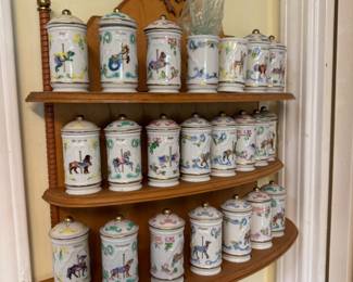 #32 - $200 - The Spice Carousel Lenox 1993 Set 23 pieces in wood shelve