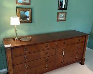 Baker dresser