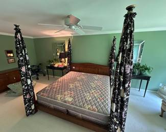 Baker furniture 4 poster bed