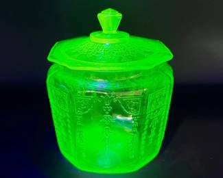 100 VintageAnchorHockingPrincessPatternGreenUraniumGlassJar