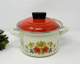 102 VintageAustriaEmailEnamelwareCasserolePot