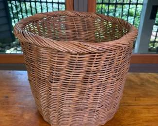 239 largewickerbasketinrusticstyle