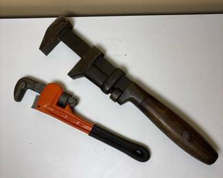 306 vintagewoodhandlepipewrenchmetalpi