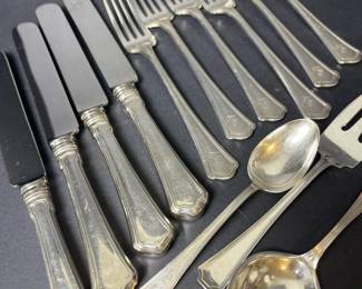 611 assortmentofsterlingsilverflatwarew