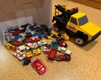 280 vintagediecasttoycarsandtonkatow