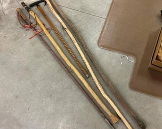 098 vintagewoodenwalkingsticksandcanes