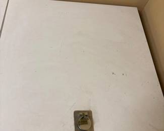 530 whitestoragechestwithmetalpullring