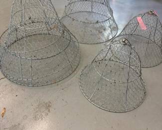 472 wireclocheplantcoverschickenwiredo