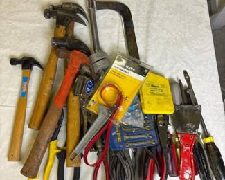 320 assortedhandtoolshammersplierswrenc