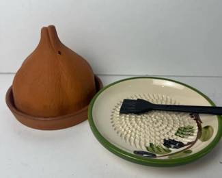 052 terracottagarlickeeperwithceramicga