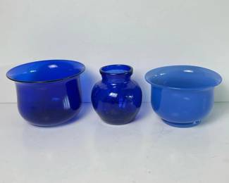 068 beautifulhandblowncobaltblueartglas