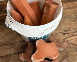 480 terracottaplantwateringspikesandpot