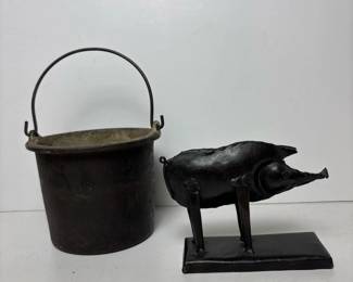 111 smallcastironbucketandmetalpigfig