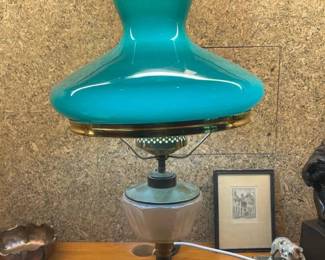 007 vintagetablelampwithtealglassshade