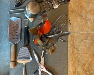 175 assortedkitchenutensilsandtools